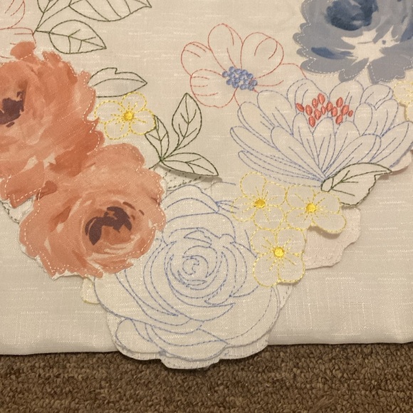 Floral Easter Table Runner - Picture 7 of 10